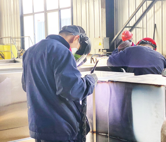 1682758484975645.png 實測農村生活污水處理設備,水質達標無死角,1臺頂5臺(5)